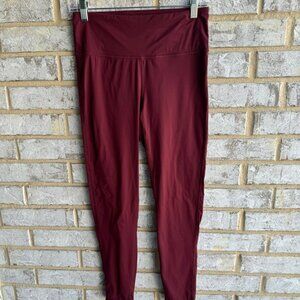 Whispers Rebecca Burgundy Leggings Women's Size M.